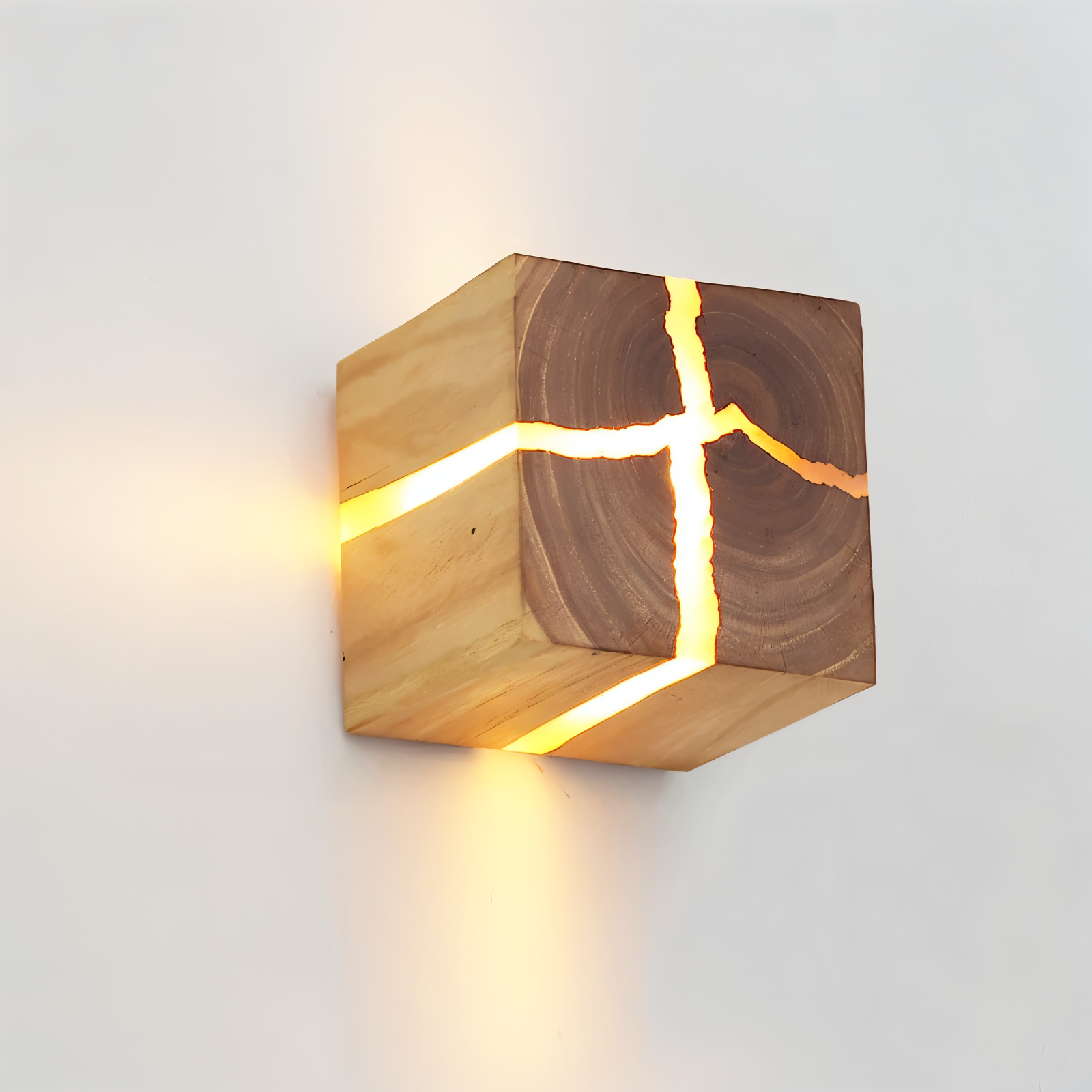 QuadCrackle Wooden Wall Light – Handcrafted LED Wall Lamp with Artistic Crackle Design