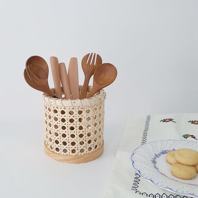 Rattan-Cutlery-Organizer