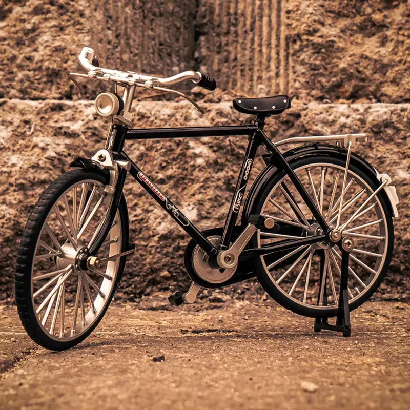 Retro bicycle model 1:8 scale