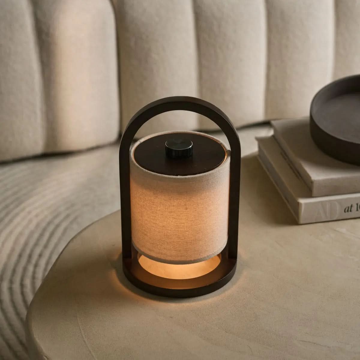 Wireless, 3 light modes & rechargeable battery up to 100 hours