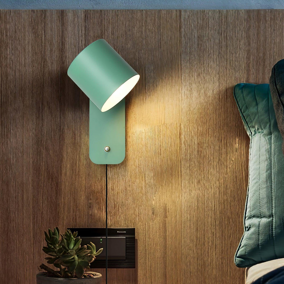 Cylindrical Wall Lamp with Plug