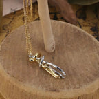 Fashion Hugging Pendant Necklace