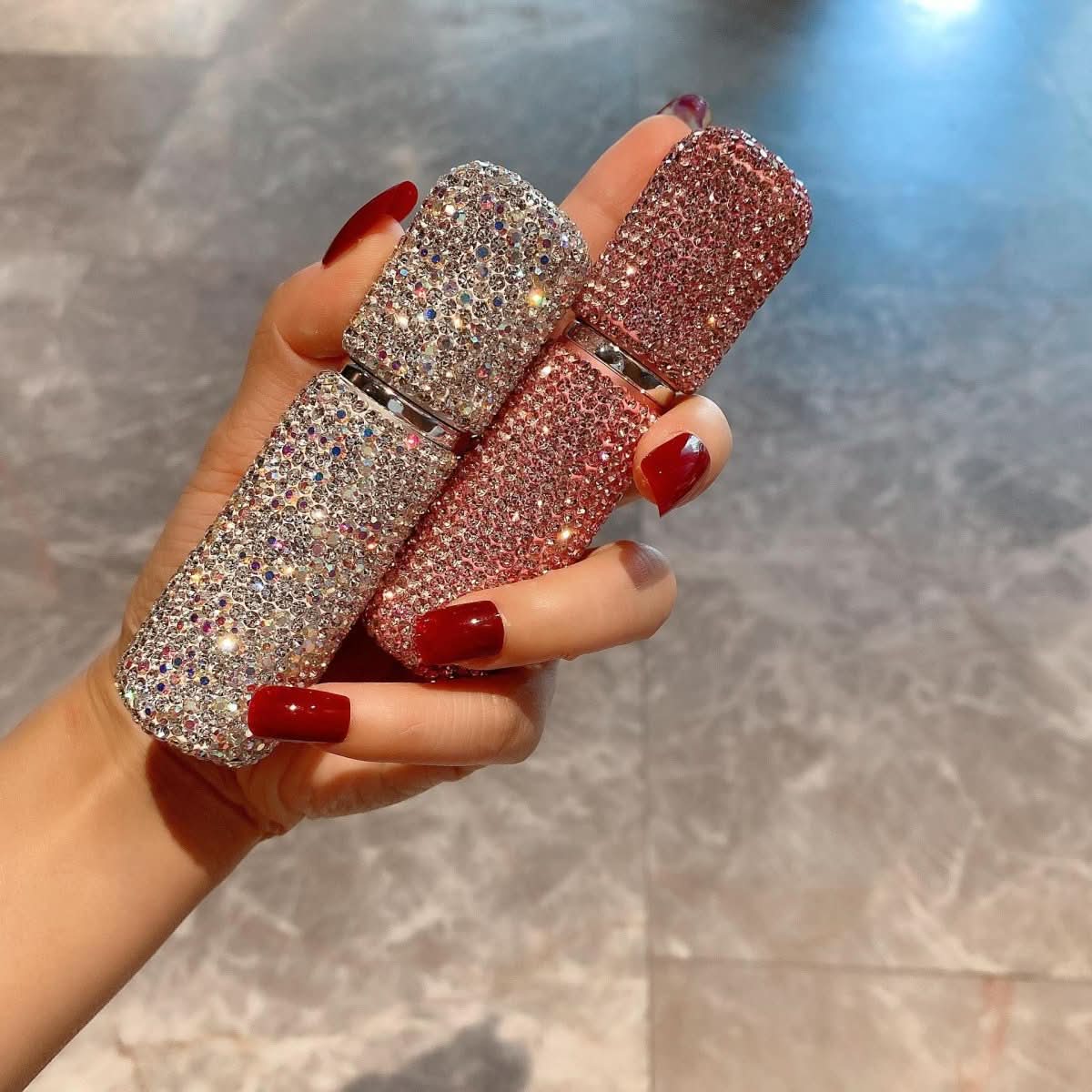 Refillable perfume bottle in a luxurious diamond design | 10 ml travel size for on the go