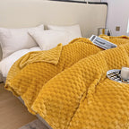 Checked Soft Velvet Blanket Warm Cozy Throw for Couch and Bed