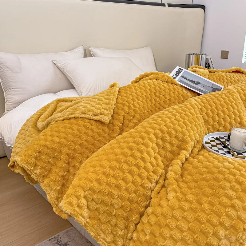 Checked Soft Velvet Blanket Warm Cozy Throw for Couch and Bed