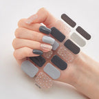 GlitzNail – Festive Christmas Nails Quick, Complete Without Salon