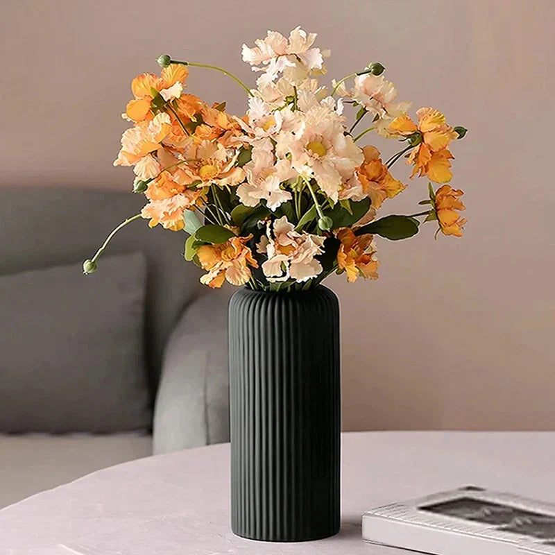 LineaForm Modern Ceramic Vase – Artistic Stripes Decoration