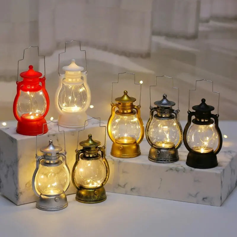 Battery-powered LED hanging lantern in antique design - Portable decorative lantern for indoor and outdoor use, ideal for garden & balcony