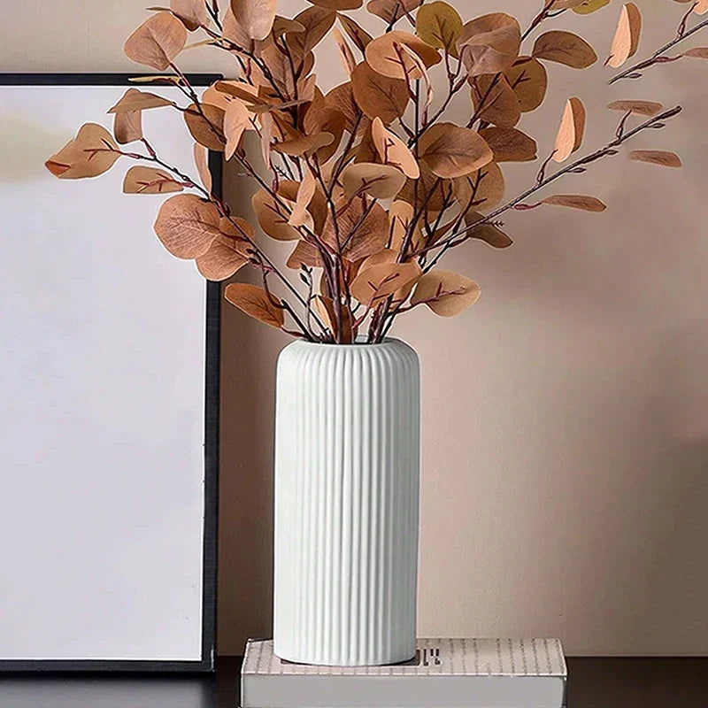 LineaForm Modern Ceramic Vase – Artistic Stripes Decoration