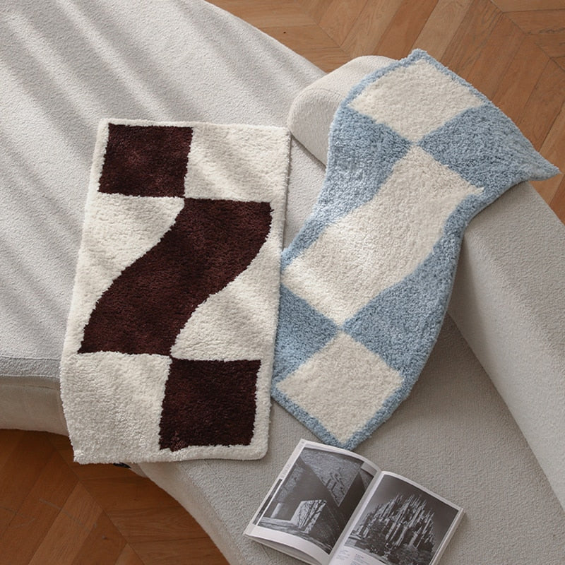Wavy Grid Mini Rug