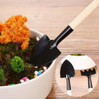 3-piece garden tool set with wooden handles – Handy shovel, rake, and hoe for garden maintenance