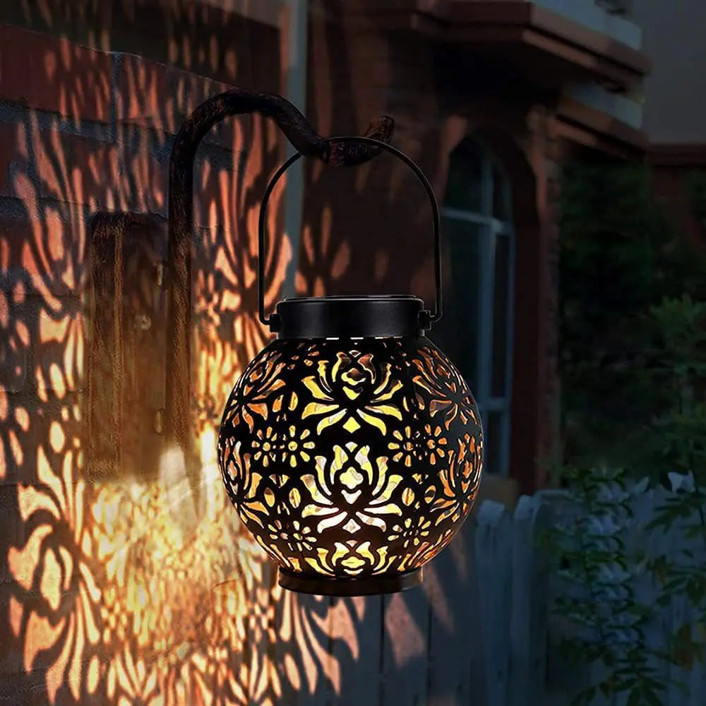 Solar powered garden lamp