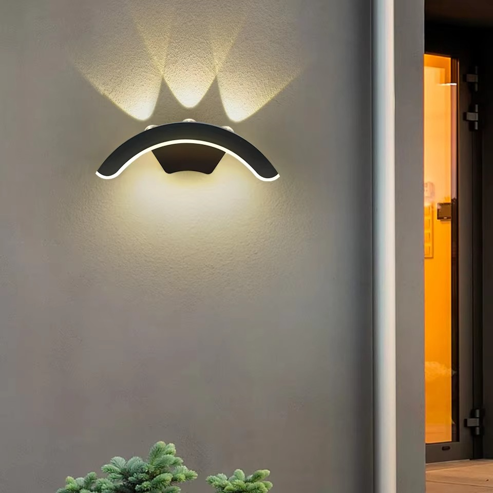 Elegant 10W Waterproof LED Outdoor Wall Sconce for Garden and Balcony - Dual Voltage