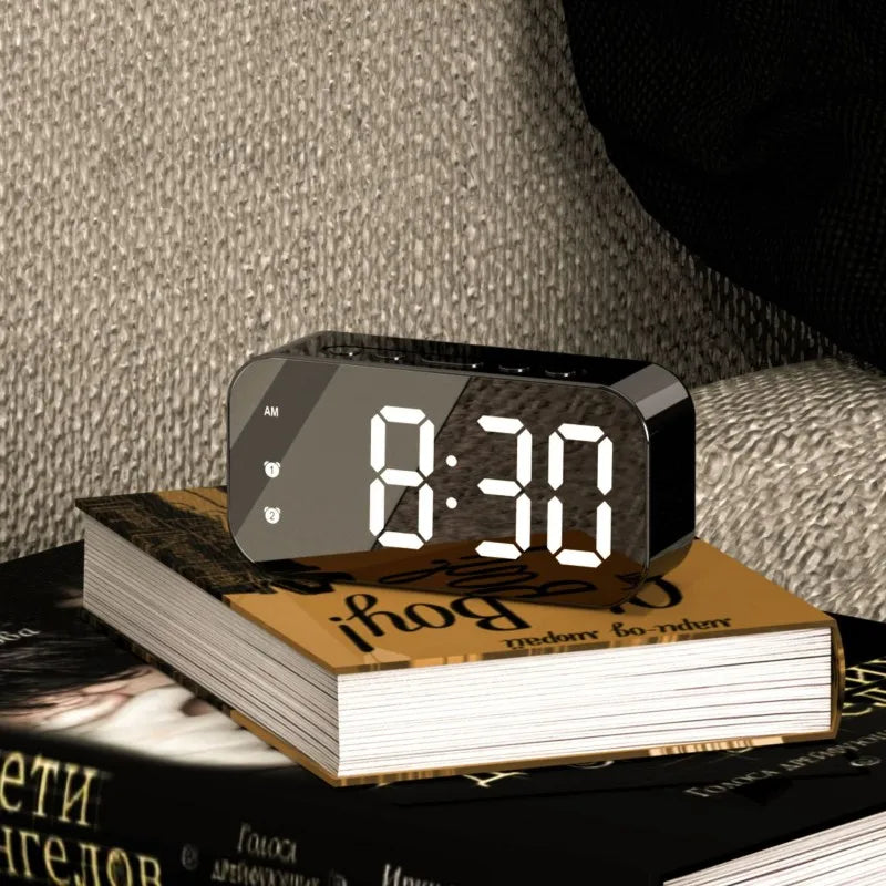 Modern LED alarm clock with temperature display and dual alarm function – Perfect for bedroom, office, and as stylish nightstand decoration