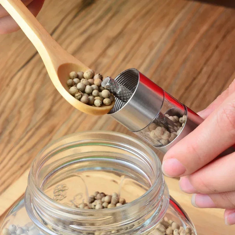 Stylish Pepper and Salt Grinder with Manual Mechanism