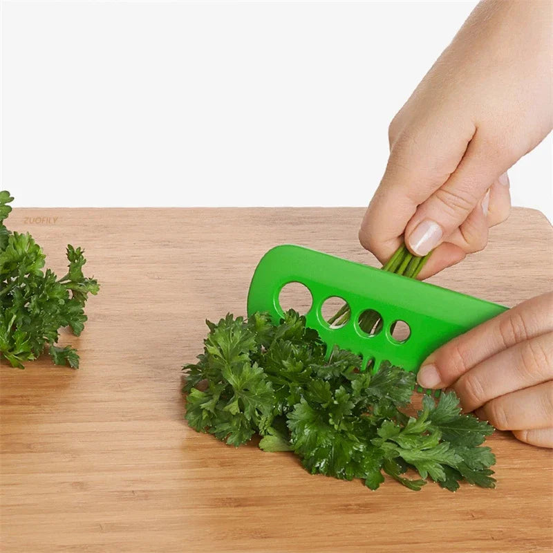 Green Quick Herb Remover for Vegetables | 4-in-1 Stripper for Parsley, Cilantro & Co. | Handy Kitchen Assistant made of ABS Plastic