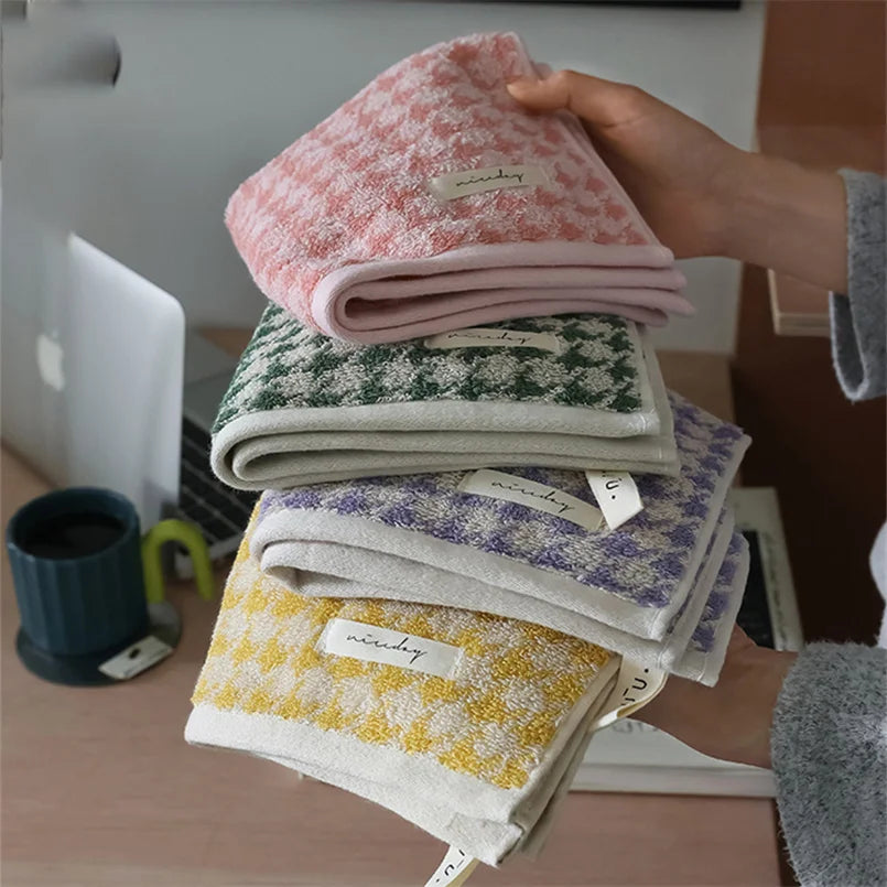 HoundLuxe Vintage Houndstooth Cotton Face Cloth