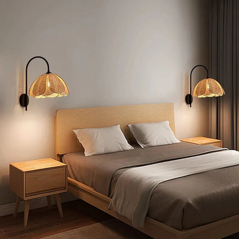 LumaFlora - Elegant rattan wall lamp - Warm floral ambiance