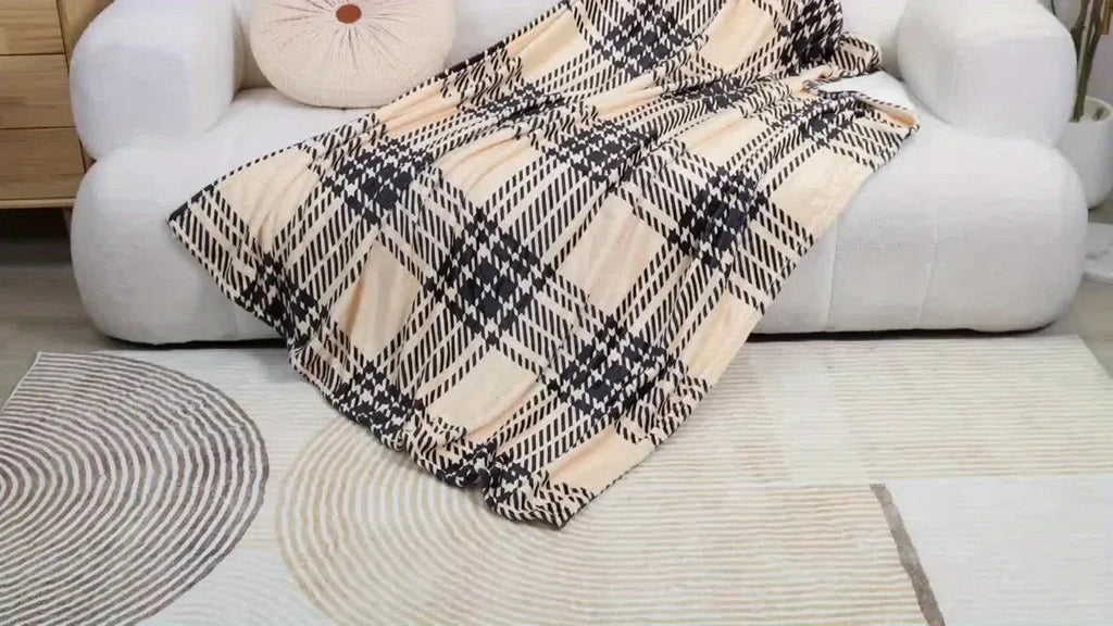Patchwork Blanket Vintage Bloom | Soft Flannel | Floral Design & Embroidery | Sofa, Bed & Travel