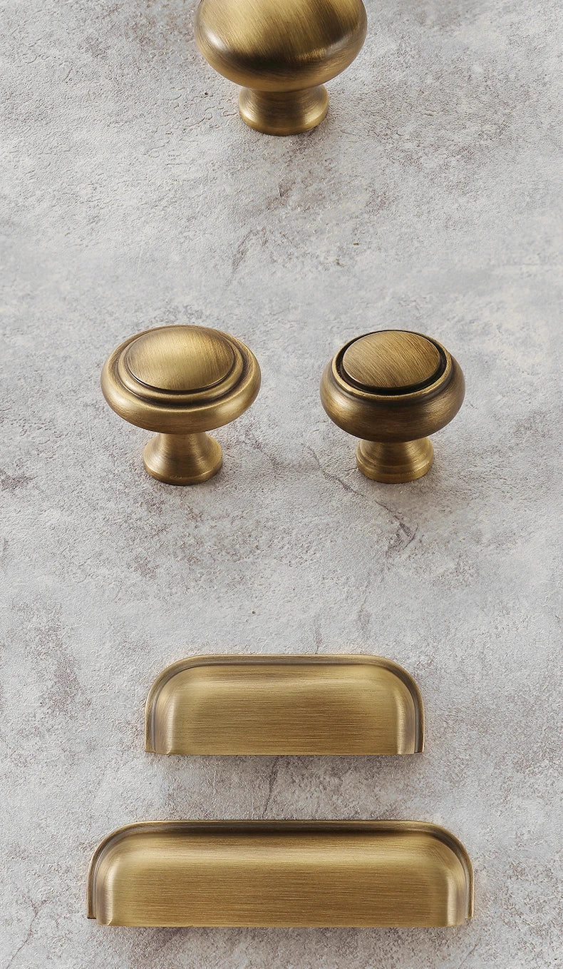 Bronvella ArcRetro Furniture Handle in Antique Copper