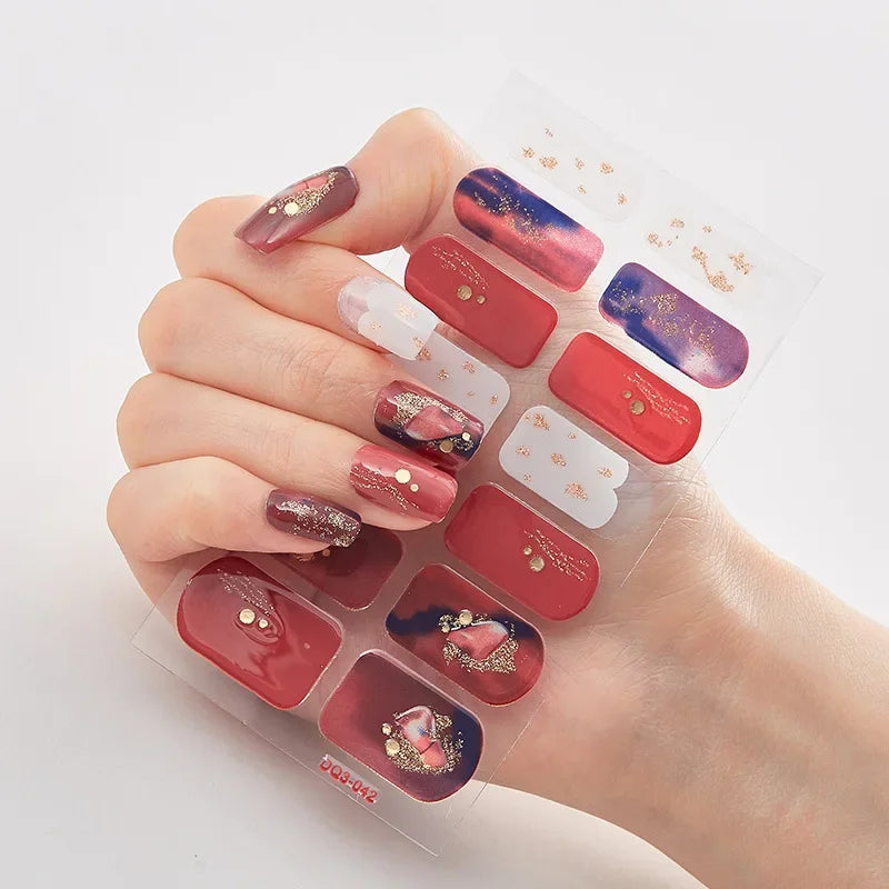 GlitzNail – Festive Christmas Nails Quick, Complete Without Salon