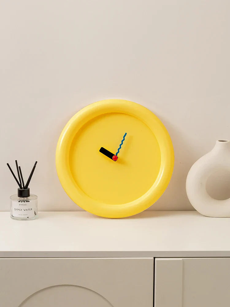 EpeiusHome – Memphis Wall Clock for Elegant Spaces