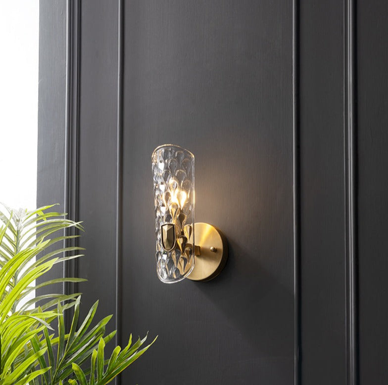 Retro Wall Lamp with Warm Light and Classic Charm