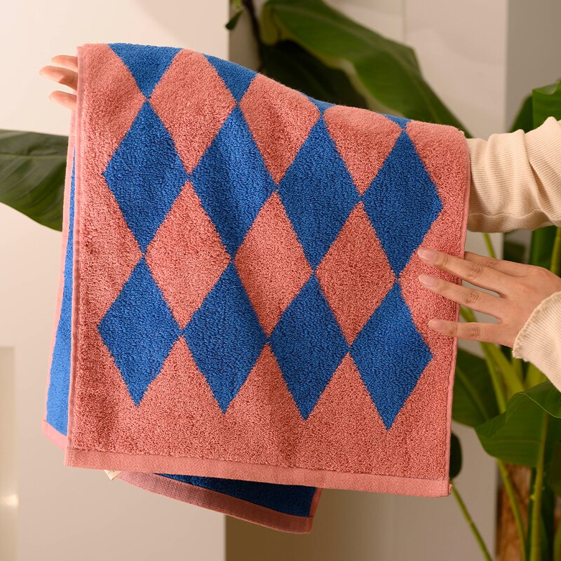 Retro Diamond Bath Towel