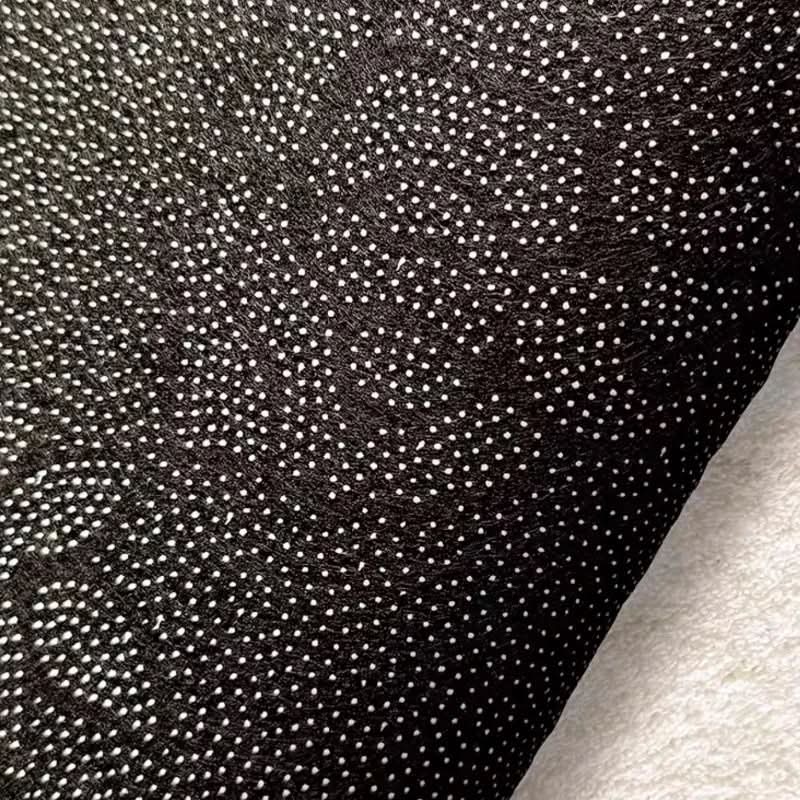 Irregular Polyester Plush Rug with Machine-Washable Surface for Bedroom and Living Room