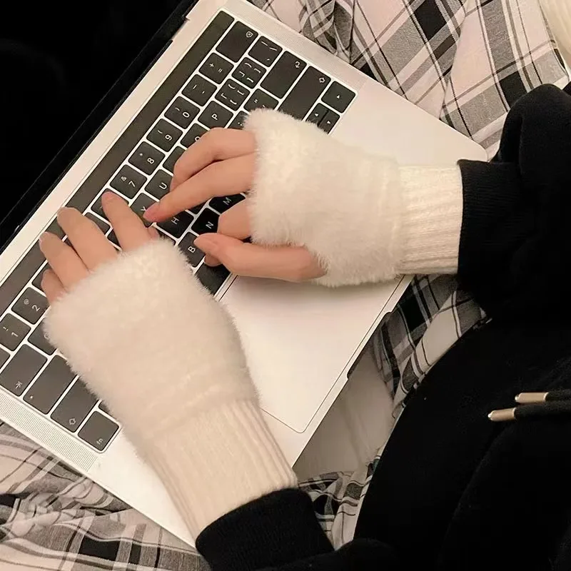 Unisex Fleece Fingerless Gloves – Warm, Soft and Functional