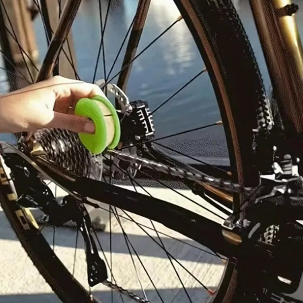 Portable Bicycle Chain Lubricator and Cleaning Oil Roller Tool