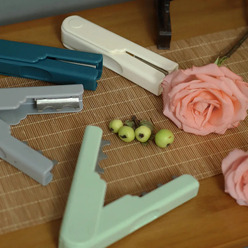 Ergonomic Flower Stem Thorn Cutter