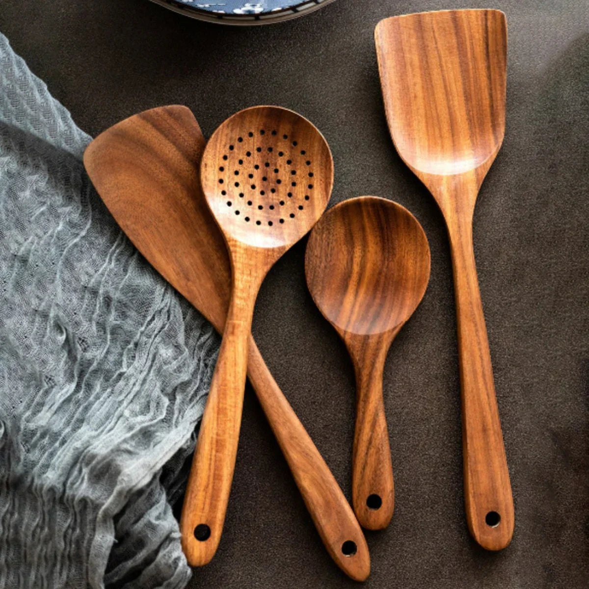 EcoWood – Luxurious cookware set made of wood with storage bucket