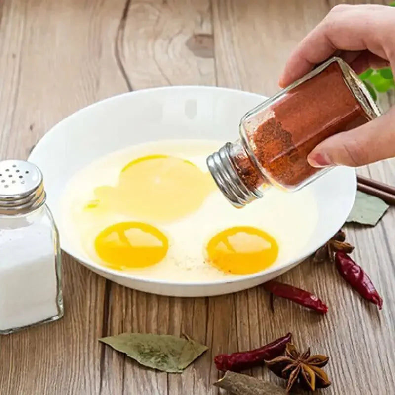 Luxury glass salt and pepper set that impresses with elegance