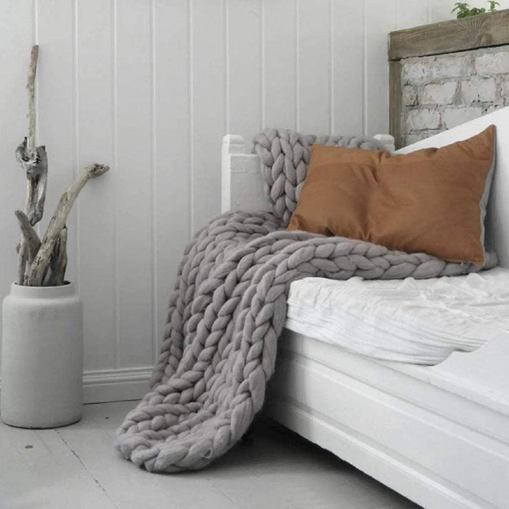 Chunky Knit Blanket – Cozy Wool Blanket for Every Room – Soft & Warm – Perfect for Sofa and Bed