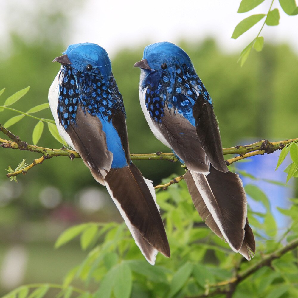 Lifelike feathered birds for outdoor decoration