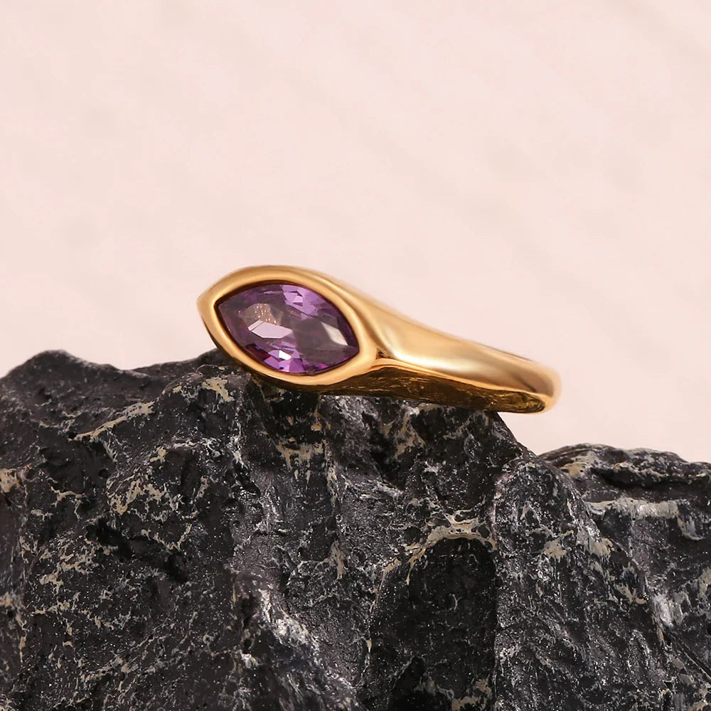 18k Oval Diamond Cut Ring