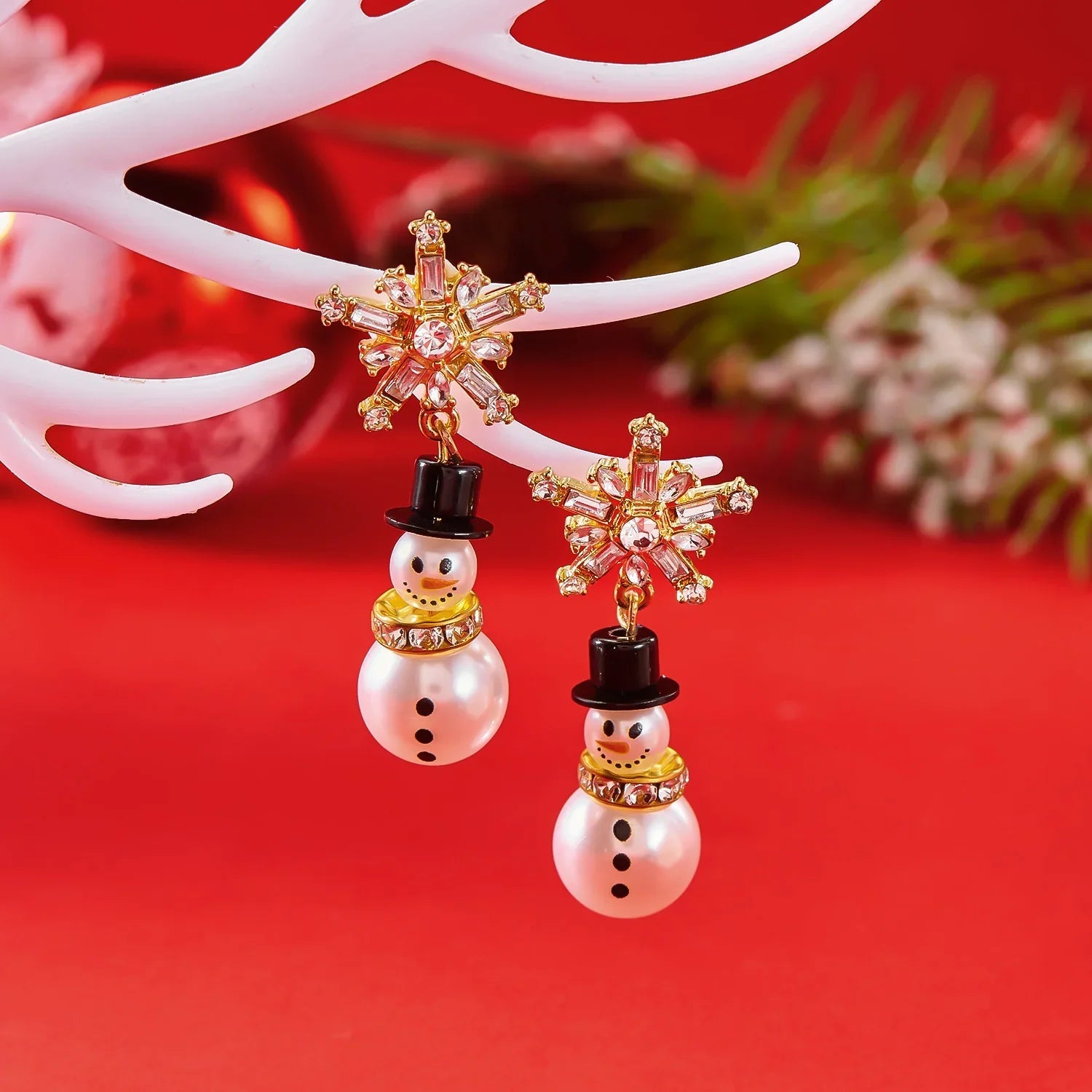 CrystalChill | Shiny Snowflake Earrings