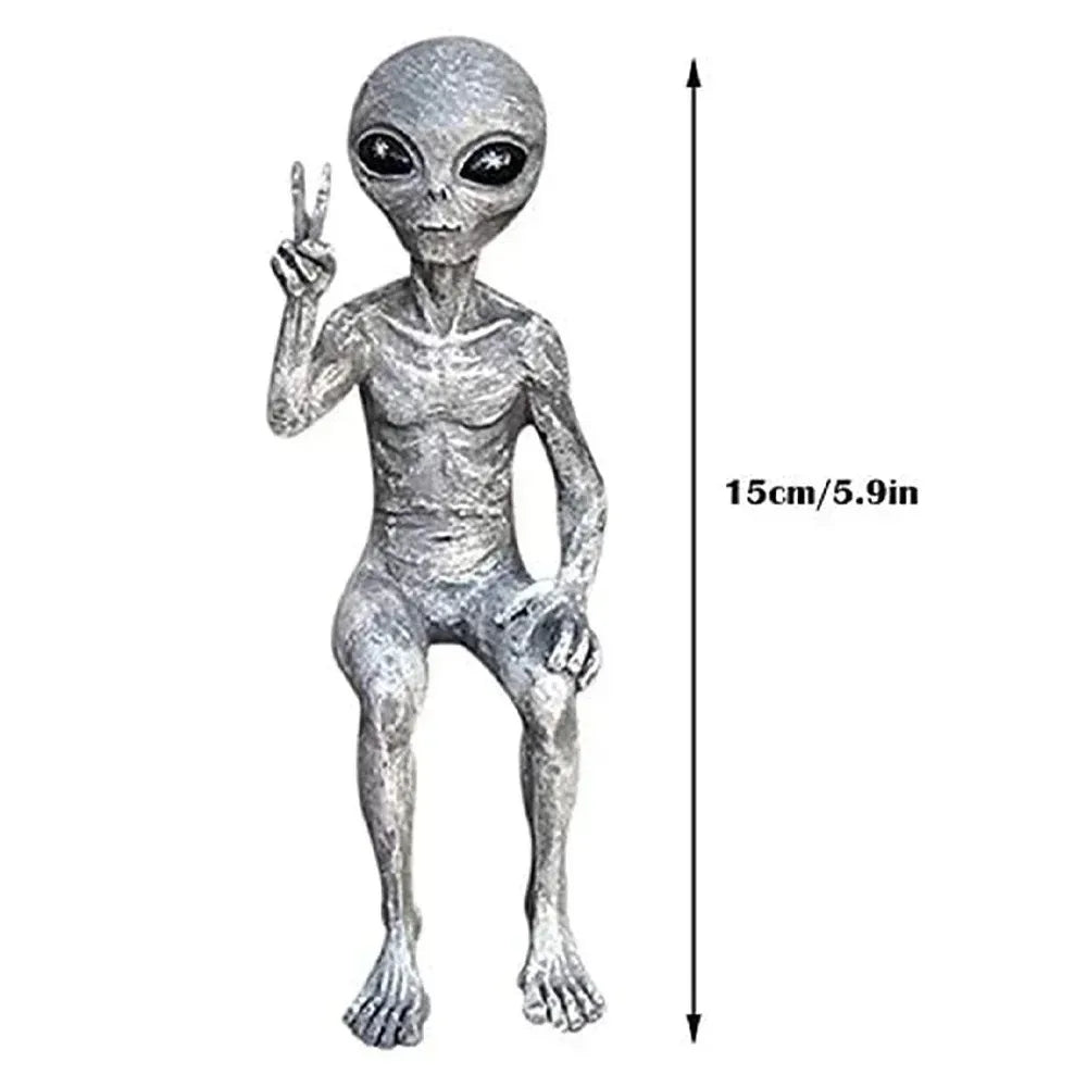 Alien Resin Statue UFO Figurine for Garden Decoration