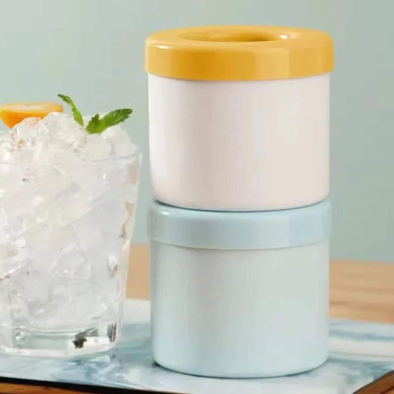 Essential Round Silicone Ice Cube Maker