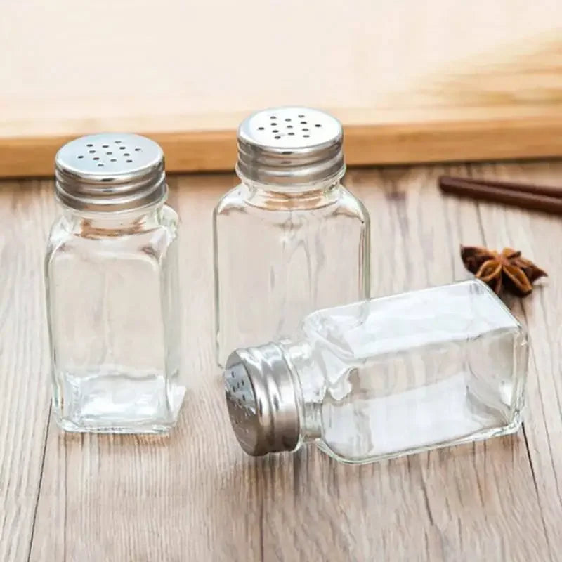 Luxury glass salt and pepper set that impresses with elegance