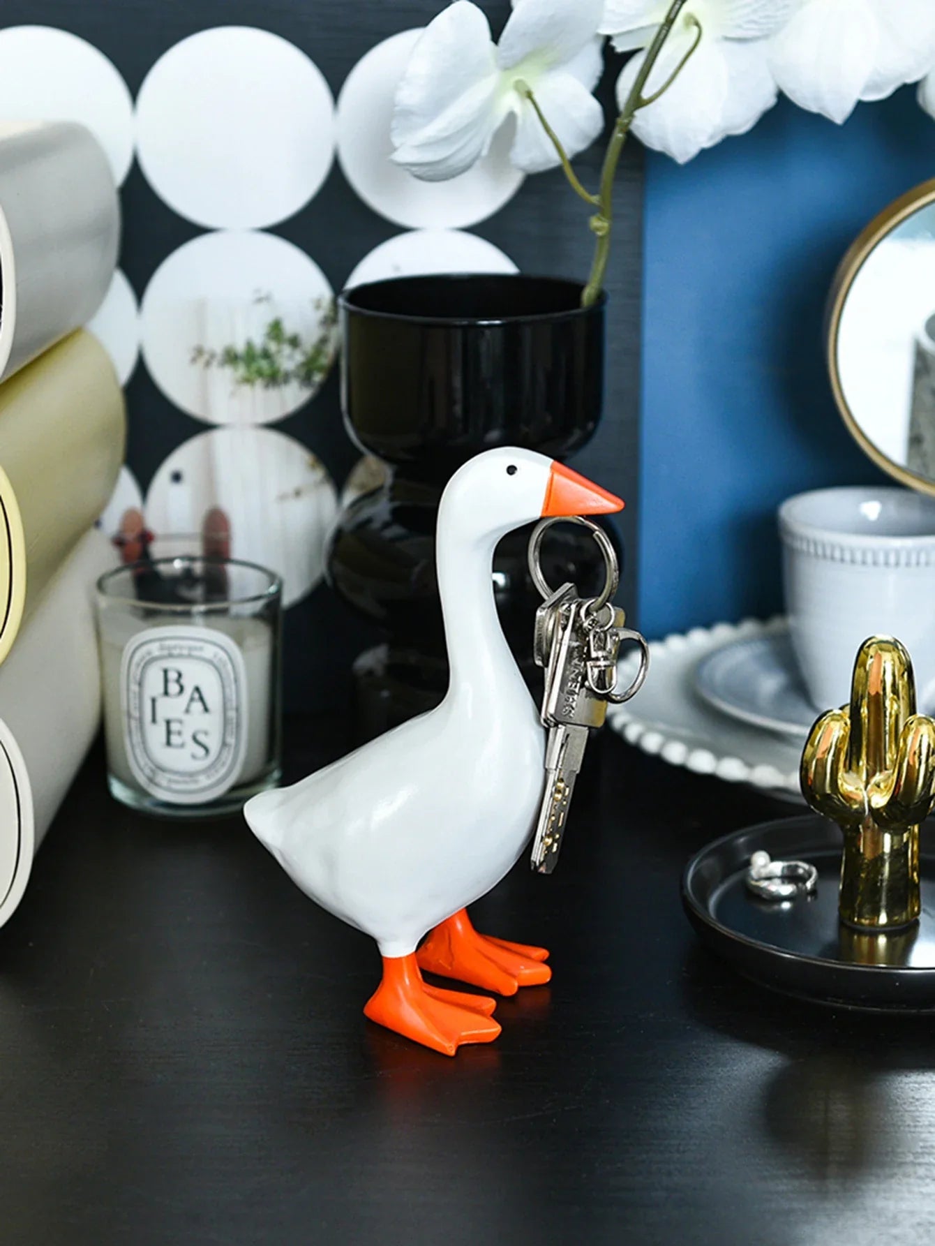 Decorative Figure GooseMag | Magnetic Goose Key Holder | Resin Sculpture & Organizer