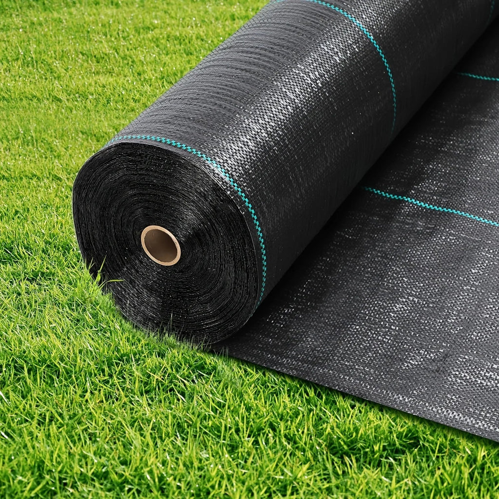 Weed mat roll – Robust and breathable for garden and plant care