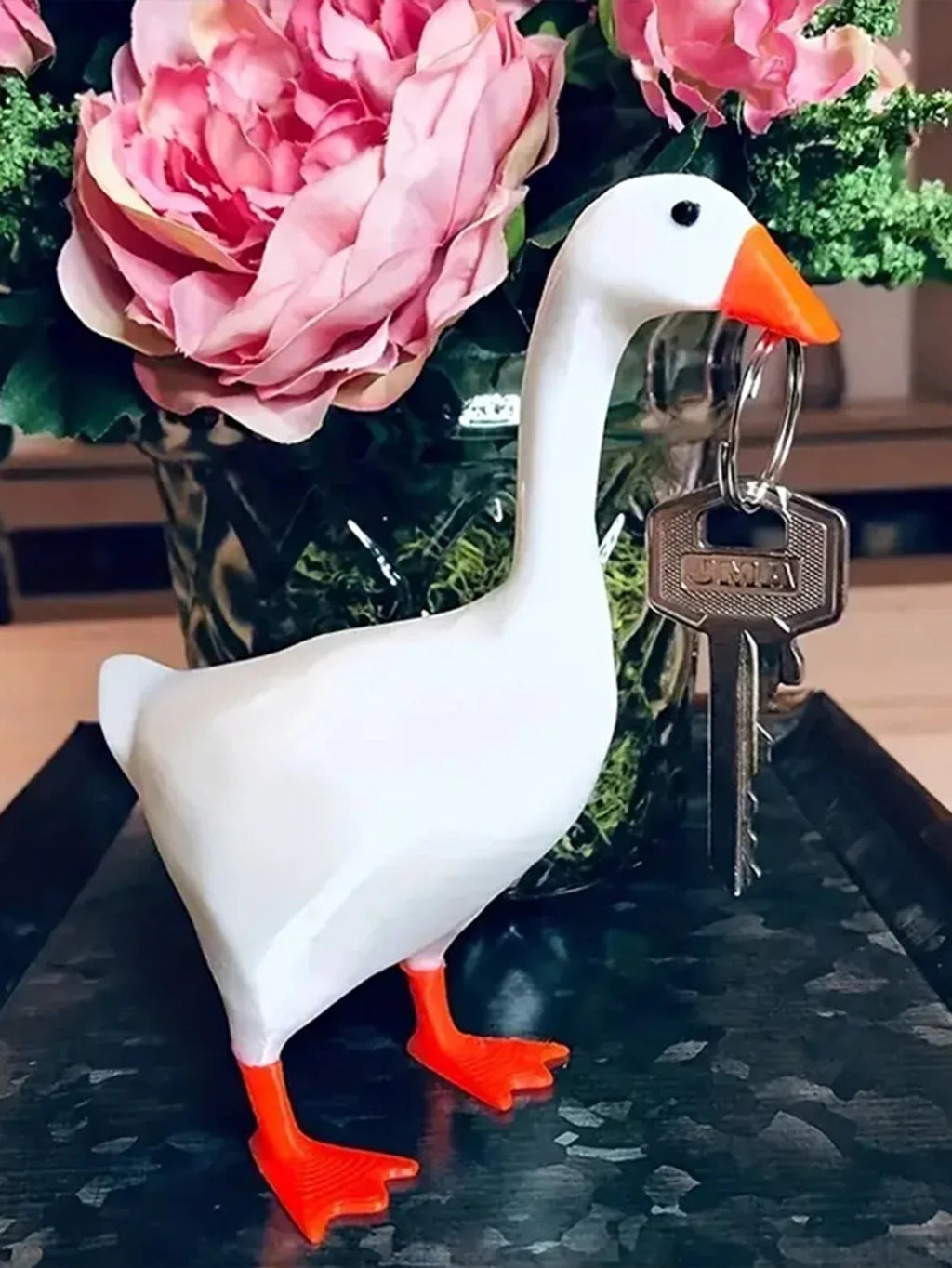 Decorative Figure GooseMag | Magnetic Goose Key Holder | Resin Sculpture & Organizer