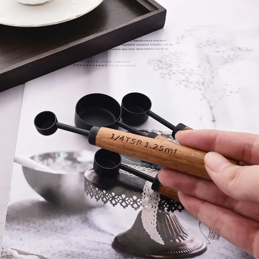 Lyra Measuring Cups & Spoon Set