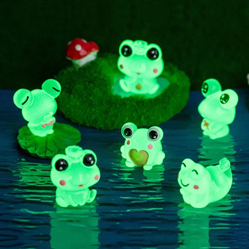 LumoFrosch Figure Set | Glowing Mini Frogs | For Fairy Garden, Aquarium & Decoration