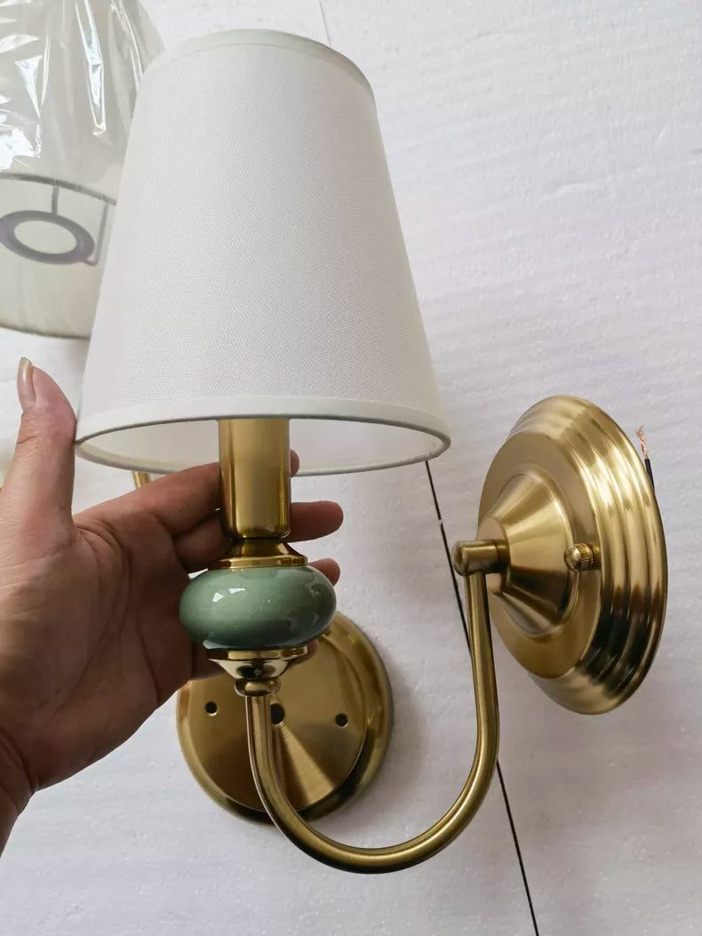 BeamGlow – LED Wall Lamp with Stylish American Design