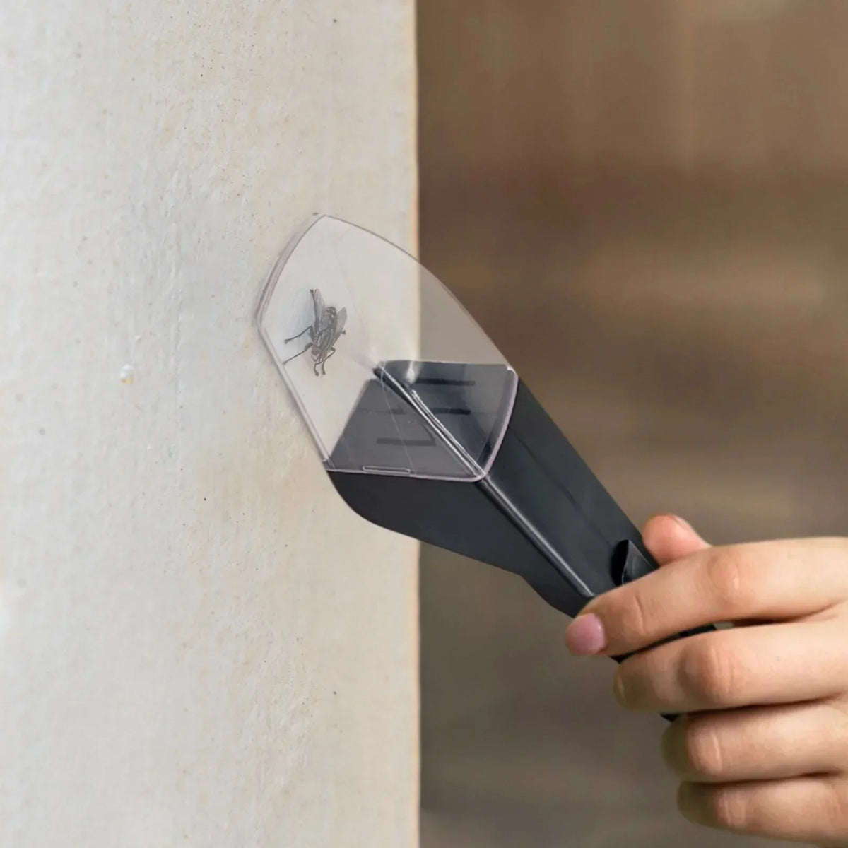 No Exit Easy Insect Catcher Tool