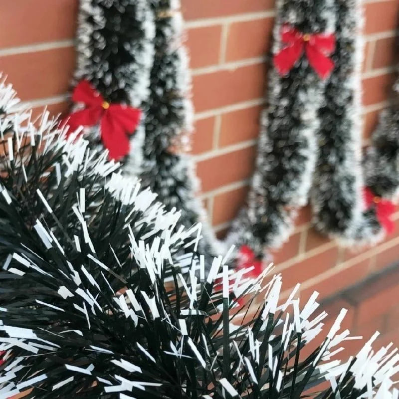 Christmas garland – Snow-flocked decor for indoor and outdoor decoration