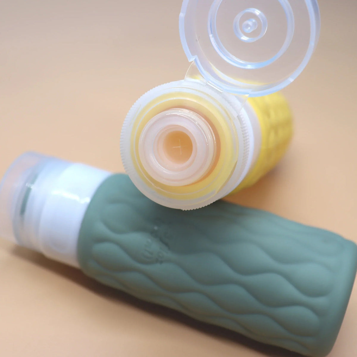 FlexiFill Travel Refill Bottles Set | Soft Silicone Bottles & Spray Containers | Leak-proof & TSA compliant | For Shampoo, Lotion & Cosmetics